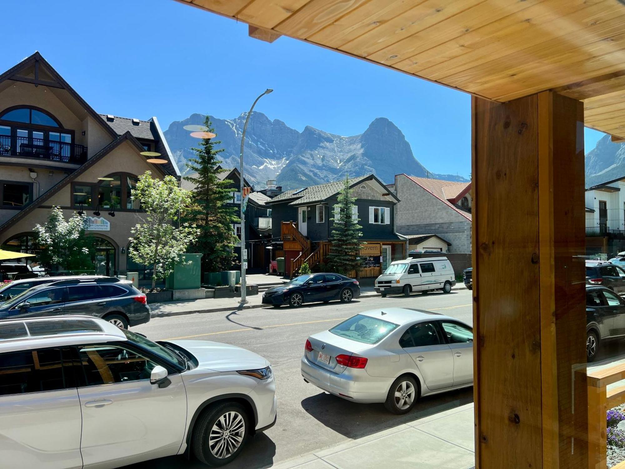 Special! New Downtown Mtn View Free Parking 2B&2B Apartment Canmore Luaran gambar
