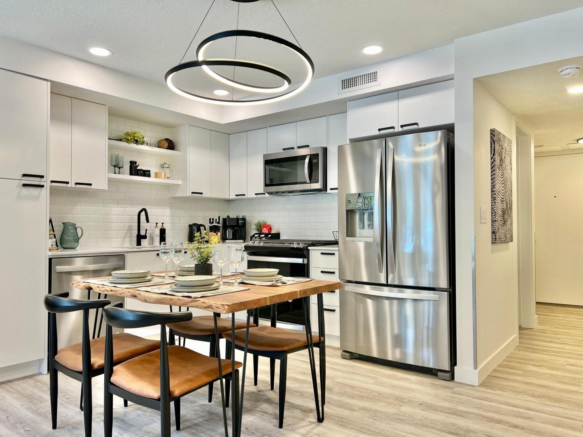 Special! New Downtown Mtn View Free Parking 2B&2B Apartment Canmore Luaran gambar